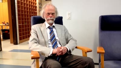 Professor Kaj Björkqvist.
