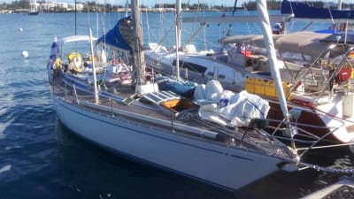Hasse Eriksson från Vasa seglar över Atlanten i en Swan 431.