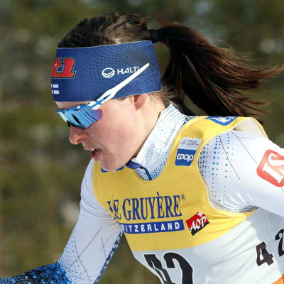 Krista Pärmäkoski Lahdessa 10 km:n kisassa 27.2.2022.
