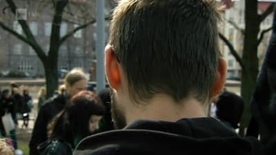 Anarkisten Stefan vill vara anonym under marschen på första maj.