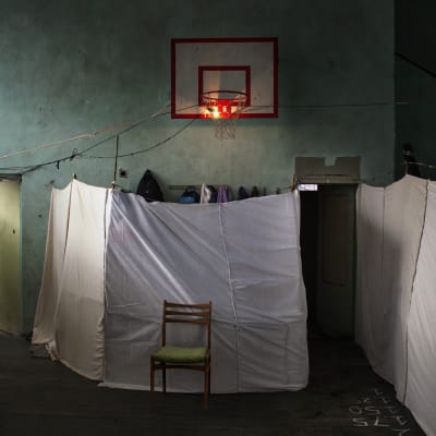 Provisorisk flyktingförläggning i Sofia i Bulgarien i november 2013. Sammanlagt 800 syriska flyktingar bor i förläggningen.