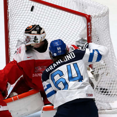 Mikael Granlund gör mål mot Danmark i hockey-VM 2016.
