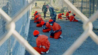 Fångar och fångväktare i Guantanamo bay