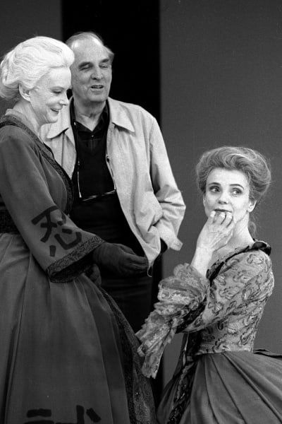 Anita Björk, Ingmar Bergman och Stina Ekblad under repetitionerna av pjäsen Markisinnan de Sade.