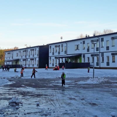 Tillfälliga skolbyggnader för Winellska skolan i Kyrkslätt.