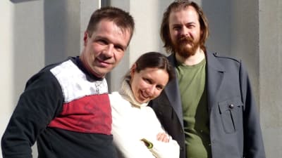 Ljuddesigner Niko Ingman, regissör Marielle Eklund-Vasama och Woyzeck, Jan-Christian Söderholm.