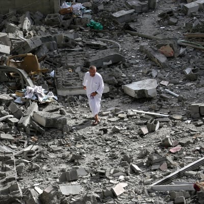 Bråte i mellersta Gaza efter israeliska flygräder.