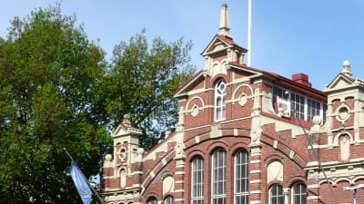 Saluhallen i Åbo sedd från Eriksgatan
