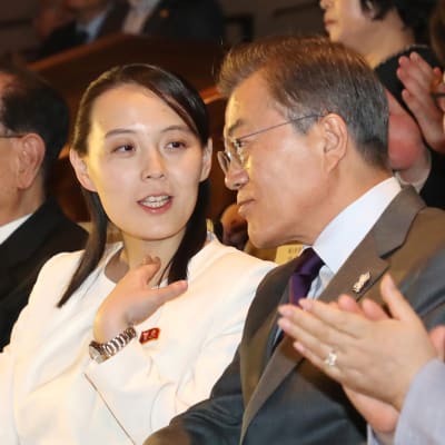 Kim Yo-Jong träffade president Moon Jae-in för första gången under OS i Pyeongchang för drygt två år sedan, då relationerna var på väg att uppvärmas.
