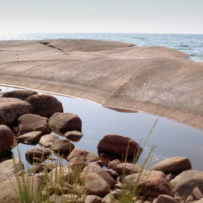Strandklippa på Åland.