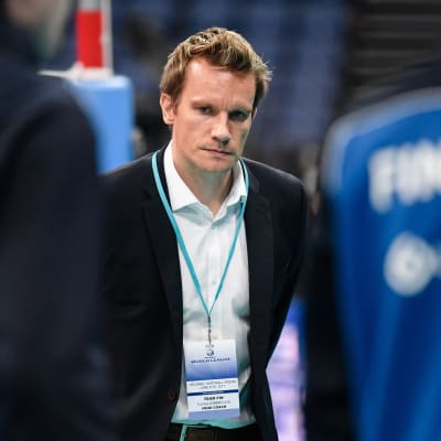 Lentopallomaajoukkueen päävalmentaja Tuomas Sammelvuo