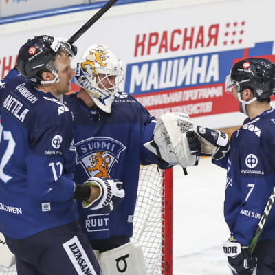 Finland jublar efter seger mot Ryssland i EHT-turneringen.
