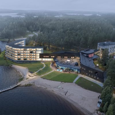 Havainnekuva Pohjois-Karjalan Nurmeksessa sijaitsevaan Bomban kylpylän laajennuksesta.