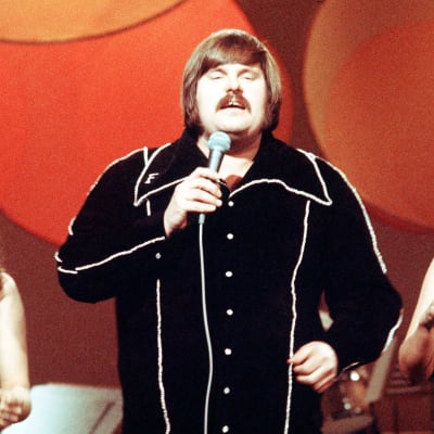 Fredi ja ystävät Euroviisujen suomen karisnnoissa 1976.