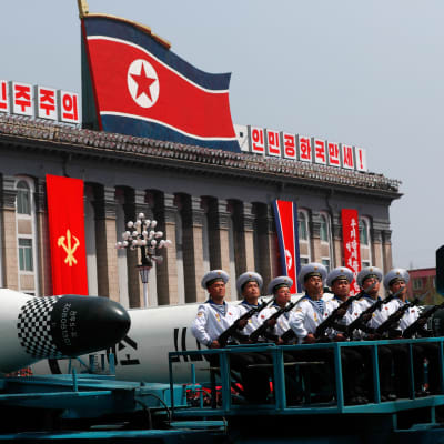 Nordkorea förevisade missiler under en militärparad
