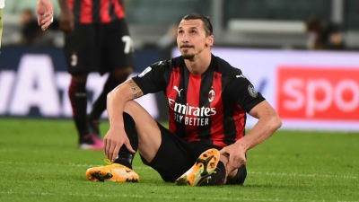 Zlatan Ibrahimovic skadades i matchen mot Juventus.