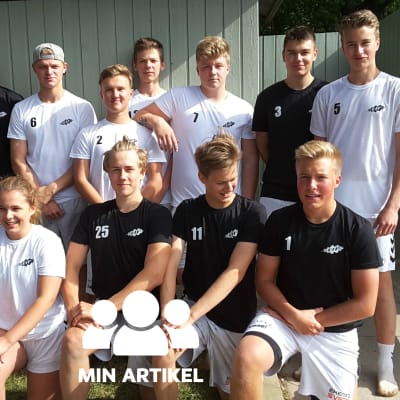 EIF:s spelare uppställda på ett lagporträtt.