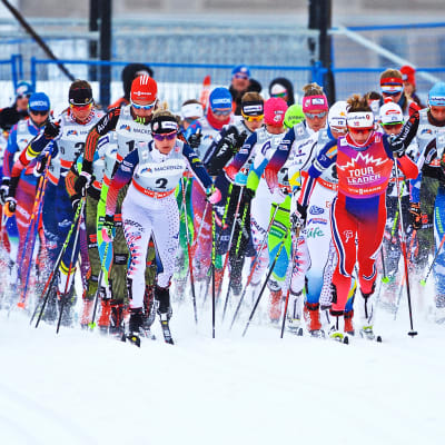 Masstart i världscupen på skidor.
