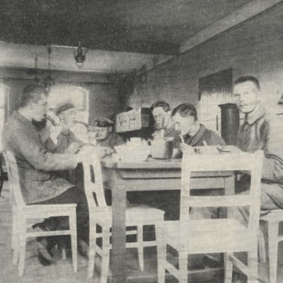 Jägarna äter
