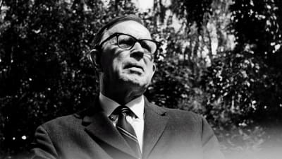 Nobelpristagaren Artturi Imari Virtanen var en av dem som jobbade för att det finländska saltet skulle joderas. Här fotograferad på 1960-talet.