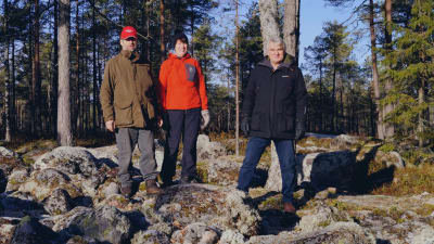 John-Erik Jussila, Gunilla Hällund och Harald Finne på Tornberget. 