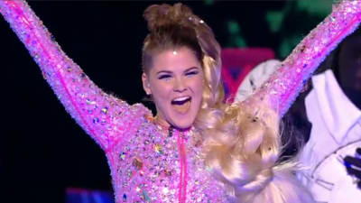 Saara Aalto under finalen av The X Factor 2016