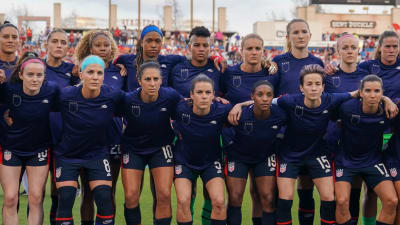 USA:s damlandslag protesterade före en match.