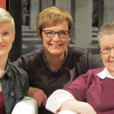 Lili Pakalén (vas.), Hilla Blomberg ja Sinikka Kaperi
