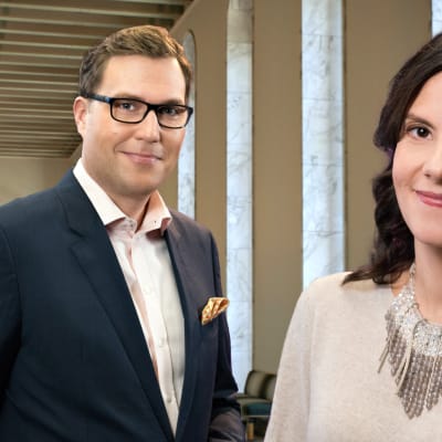 Toimittajat Kirsi Heikel ja Jan Andersson tenttaavat poliitikkoja vaalikauden tärkeistä kysymyksistä.