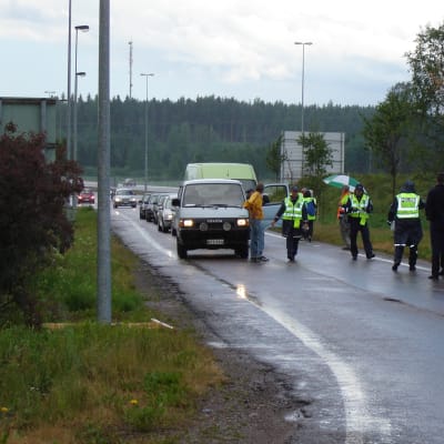Polisen kontrollerar bilister