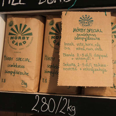 Ekologiskt mjöl i Mörby Gårds butik