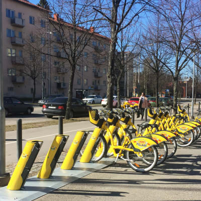 Stadens gula lånecyklar i Kottby.