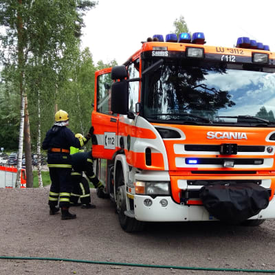 FBK-ungdomsläger med brandsläckningsövning i Bobäck 2016