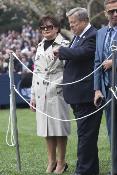 Amalija Knavs är 73 år gammal medan Viktor Knavs är 74 år gammal, två år äldre än svärsonen Donald Trump.