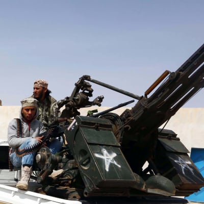 Milismän utanför Sirte