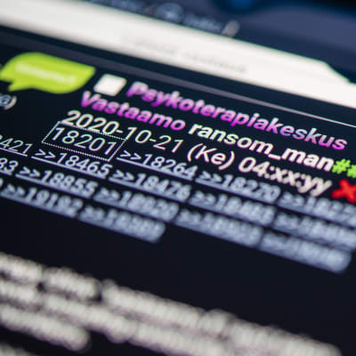 Kuvassa on nimimerkin ransom_man Torilaudalle 21. lokakuuta 2020 tekemä postaus, jossa kerrotaan Vastaamoon kohdistuneesta tietomurrosta.