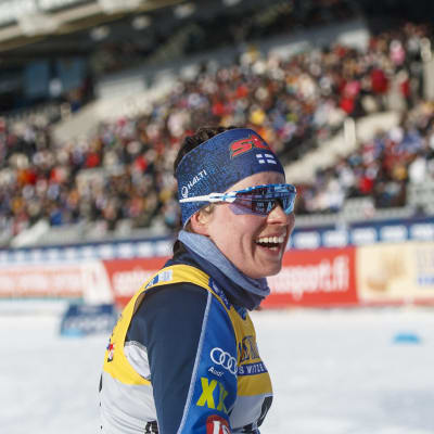 Krista Pärmäkoski ler efter världscup i Lahtis 2022.