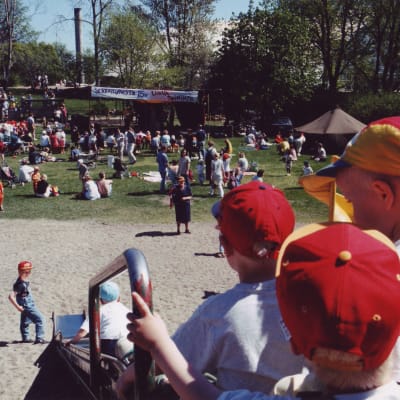 Nostalgibild från Äventyrsparken då det firades 15 års jubileum.