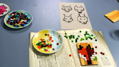 Mosaiikkityö.