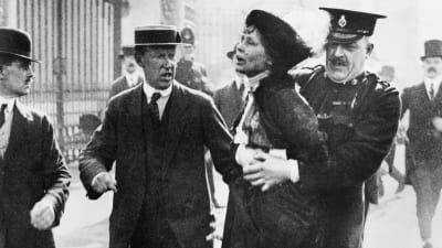 Emmeline Pankhurst arresteras