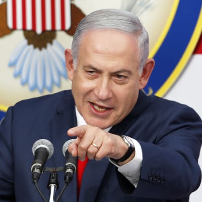 Israels premiärminister hyllar Donald Trump under invigningsceremonin av ambassaden i Jerusalem. 