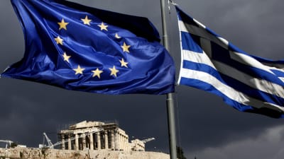 EU och den grekiska flaggan.
