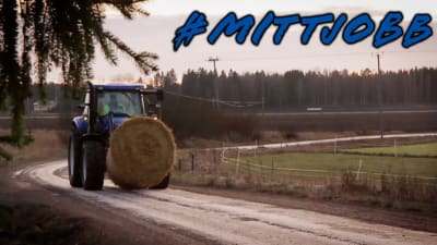 Traktor på väg