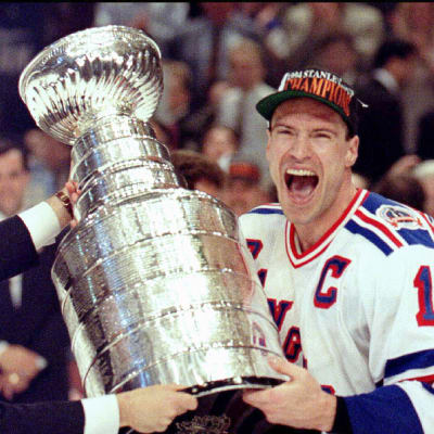 Mark Messier ja Stanley Cup -pokaali 1994.