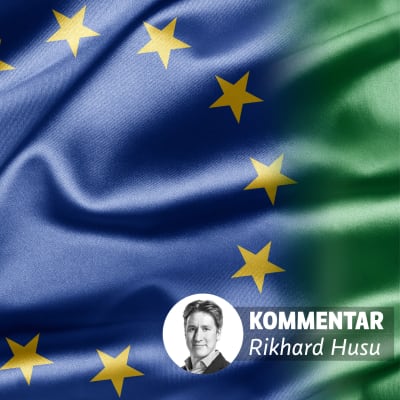 Italiens och EU:s flaggor samt en liten bild av Rikhard Husu