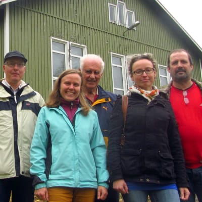 Henrik Ingo, Jenny Öist, Kaj-Erik Pått, Pia Smeds och Börje Grims framför Wasa uf Skatila.
