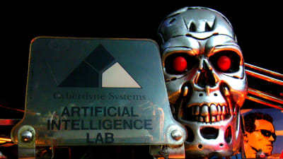 I filmserien Terminator utplånas människorna av intelligenta maskiner