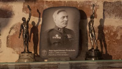 militärfotografi och små byster