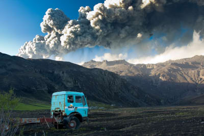 Vy över vulkanen Eyjafjallajökulls utbrott 2010.
