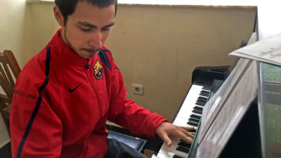 Arsan Parwani är en ung kille som är fascinerad av Mozart.
